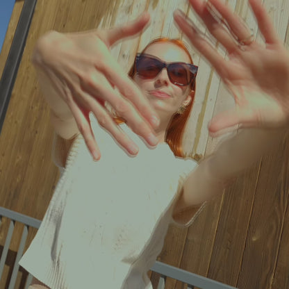Women wearing the Glossy Tortoise Shell Palomas Sunglasses
